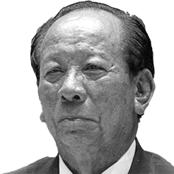 Black and white portrait of Tea Banh