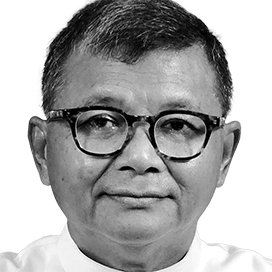 Black and white portrait of Hangchuon Naron
